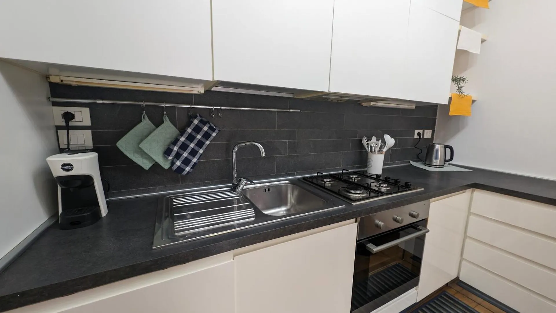 Apartment Laspeziaduecentottanta Casa Vacanze 5 Terre La Spezia